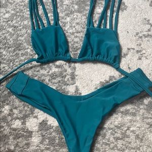 Stone fox swim